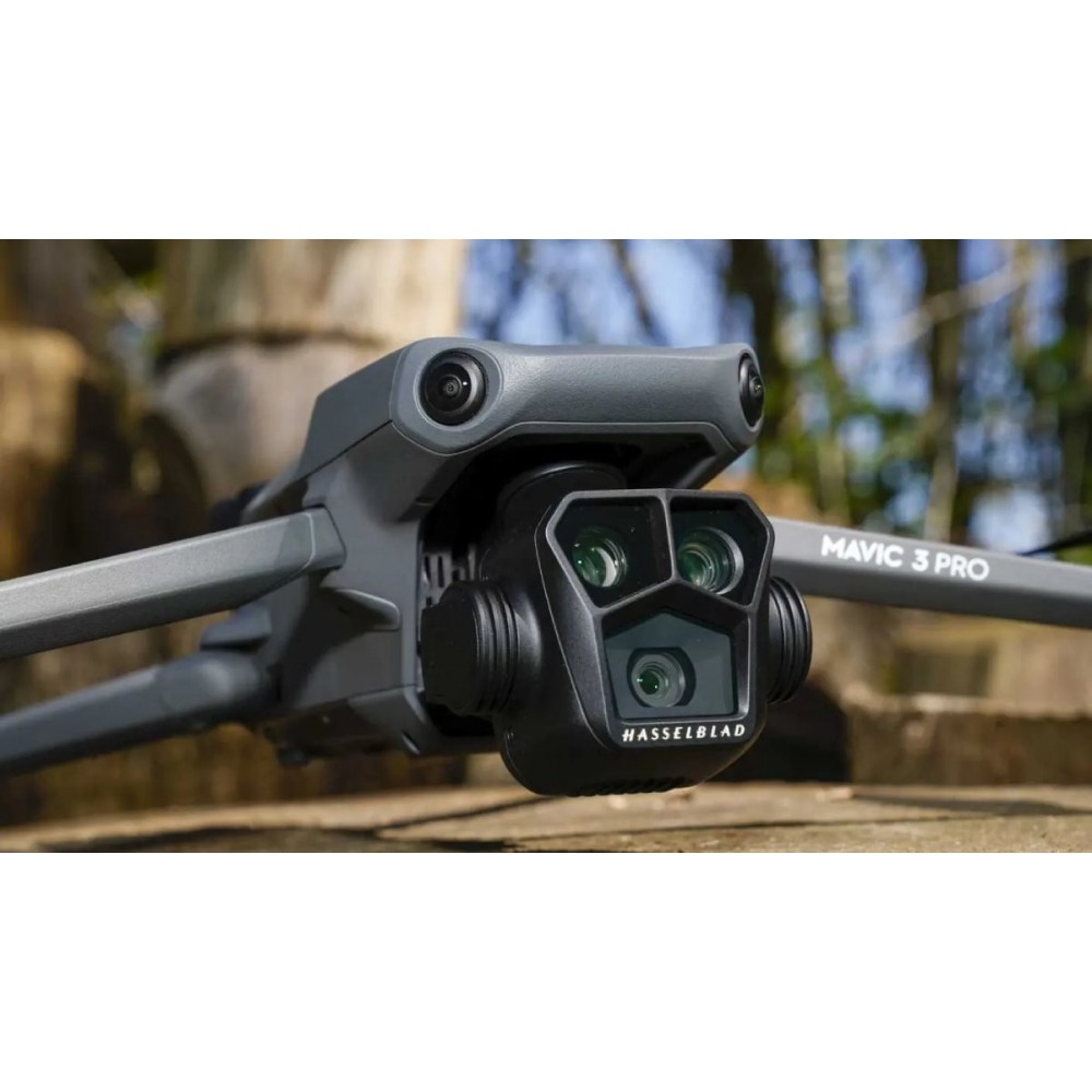 Квадрокоптер DJI Mavic 3 Pro з DJI RC (CP.MA.00000654.01, CP.MA.00000656.01)
