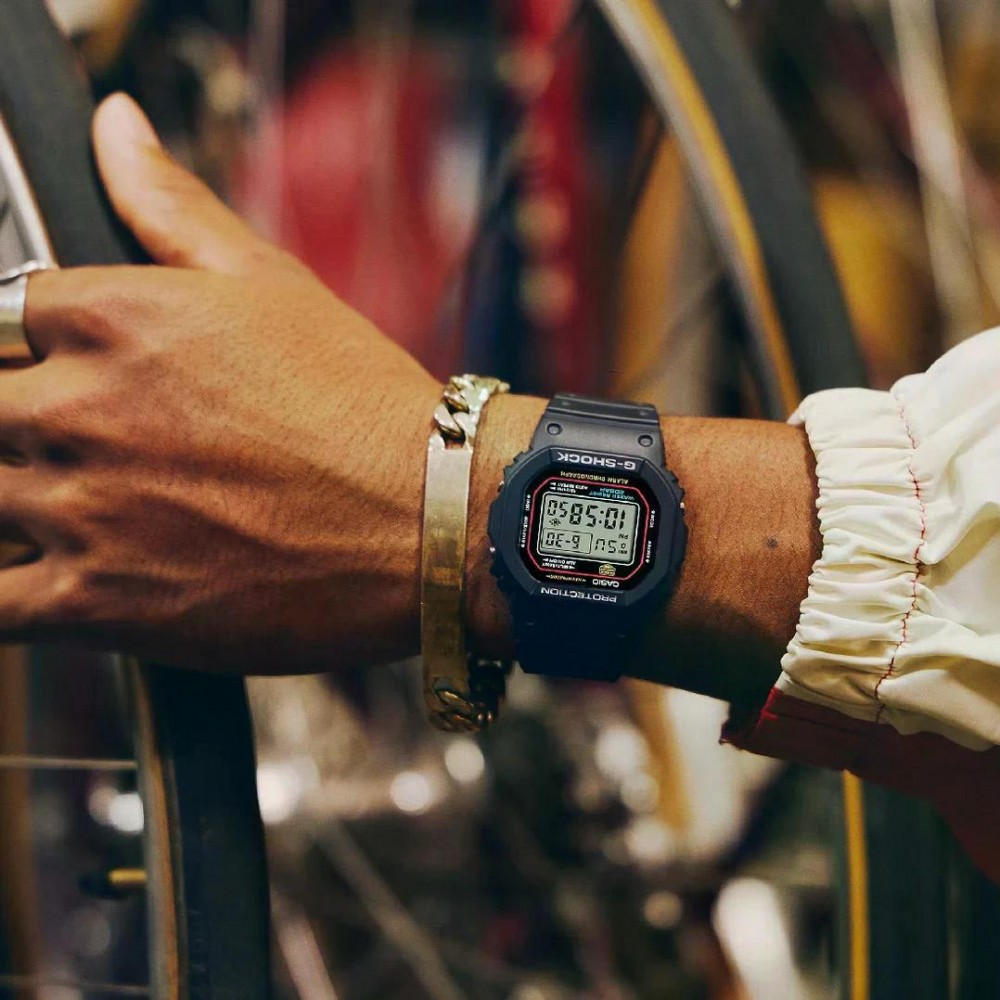 Наручний годинник Casio DW-5600RL-1E