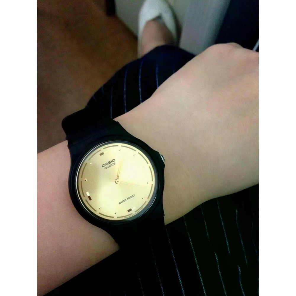 Наручний годинник Casio MQ-76-9A