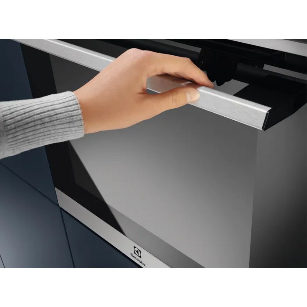 Духовка електрична Electrolux EOE8P39X