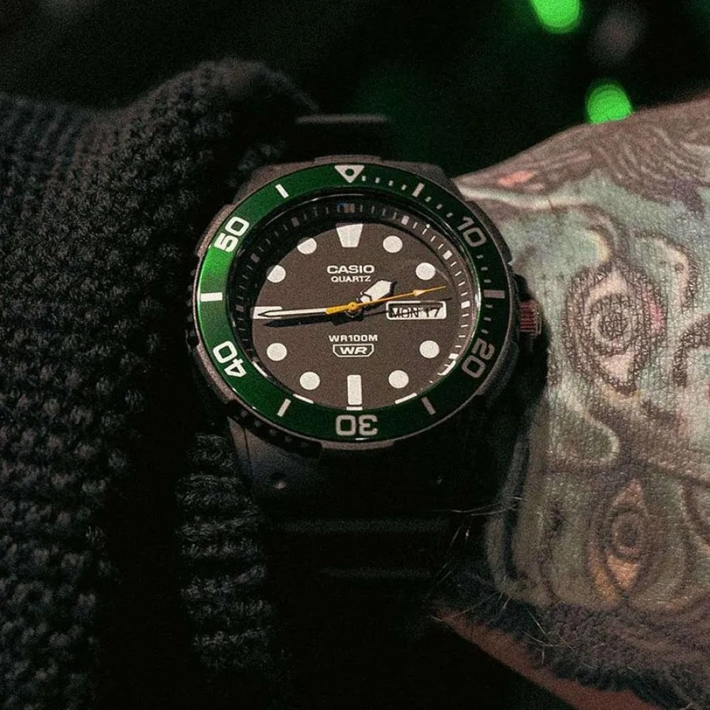 Наручний годинник Casio MRW-230H-1E3