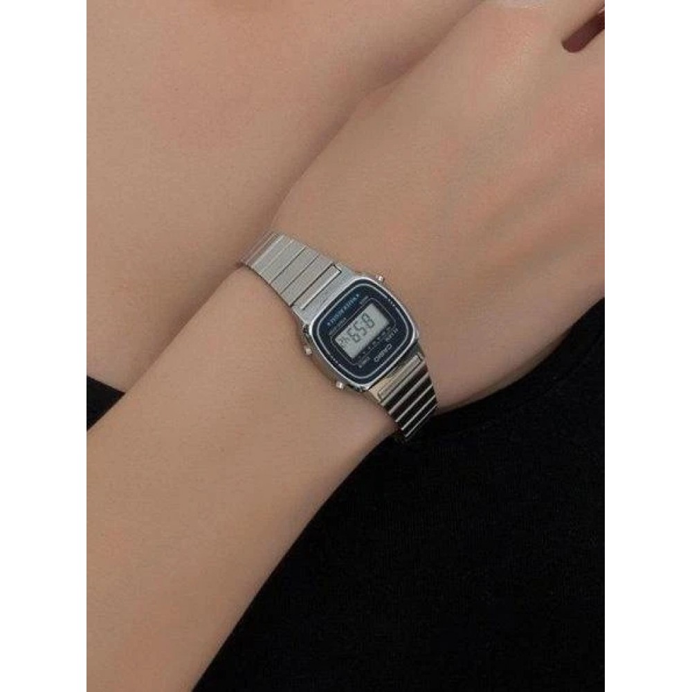 Наручний годинник Casio LA-670WA-2E