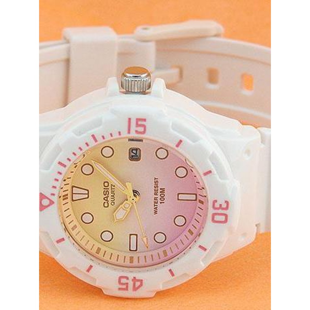 Наручний годинник Casio LRW-200H-4E2